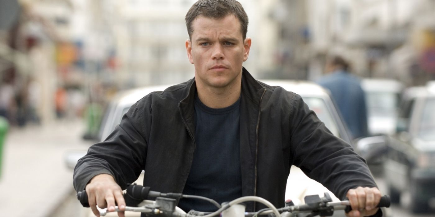 Jason Bourne montando una motocicleta en el ultimátum de Bourne