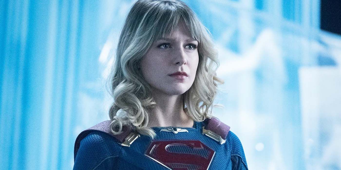 Melissa Benoist como Supergirl parece angustiada en la Fortaleza de la Soledad en un programa de Arrowverse