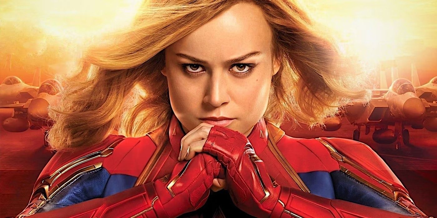 MCU Captain Marvel (interpretada por Brie Larson) lista para luchar en un cartel de Captain Marvel (2019)