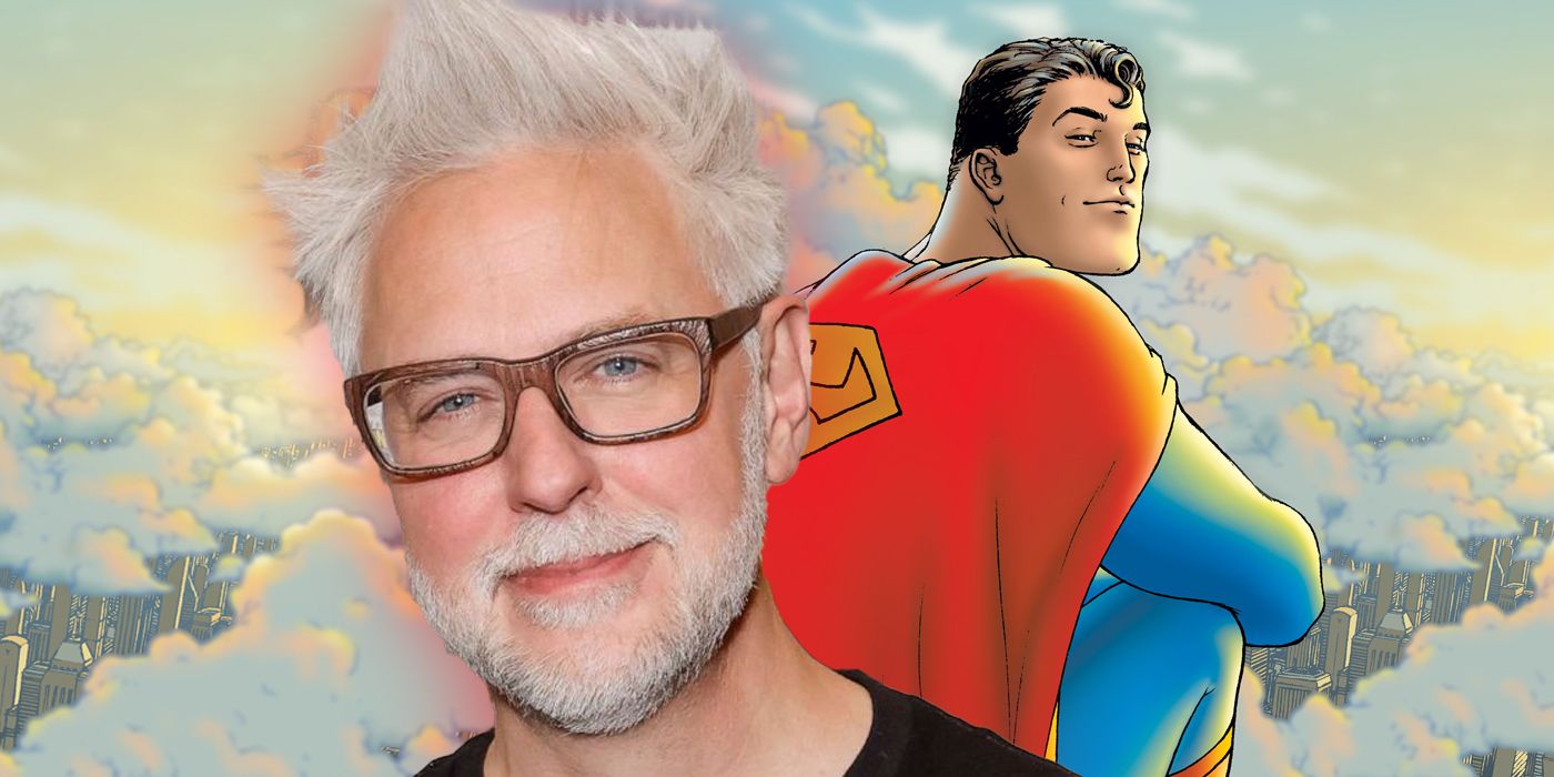 James Gunn frente a una imagen de Superman en las nubes en DC Comics.