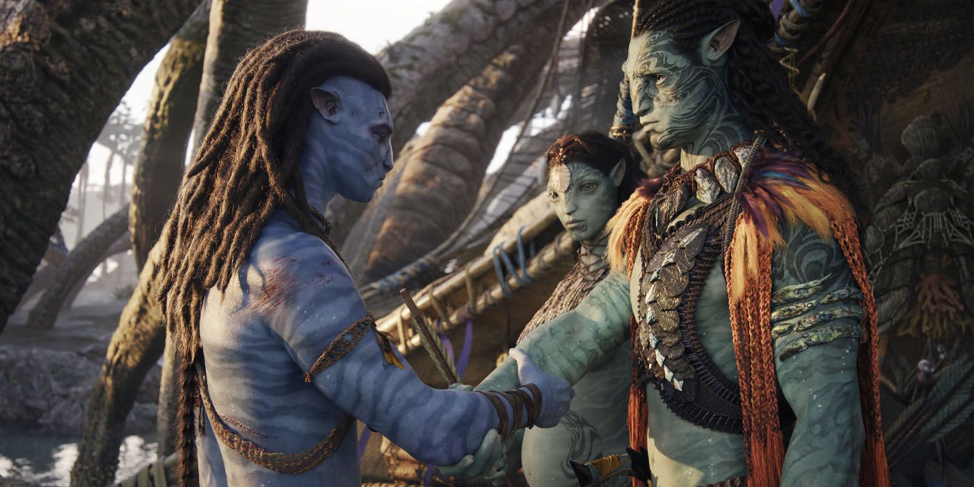 Jake estrechando la mano de un miembro Omaticaya del clan del agua en Avatar the Way of Water
