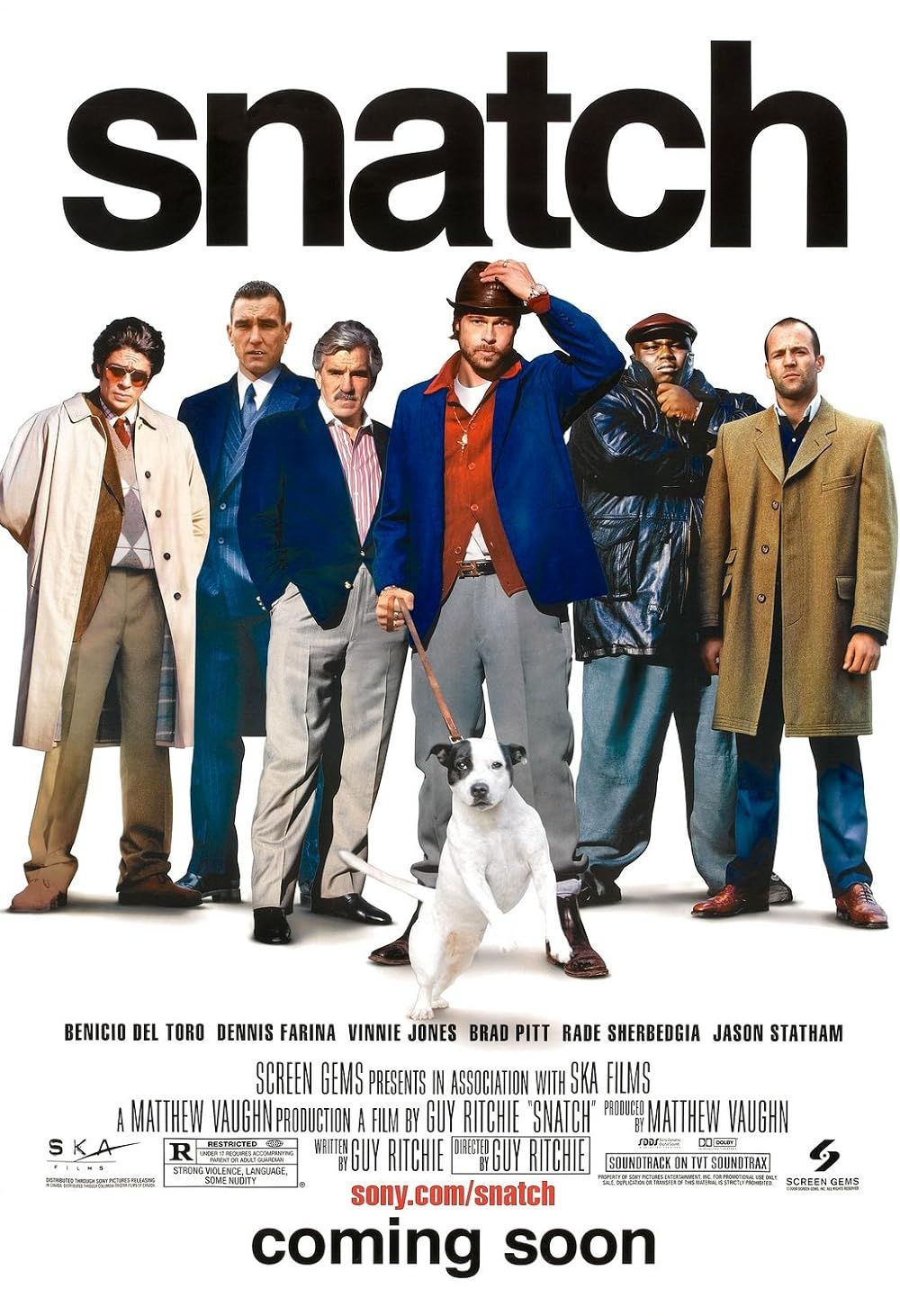   Brad Pitt, Benicio Del Toro, Dennis Farina, Vinnie Jones, Jason Statham y Ade en Snatch (2000)