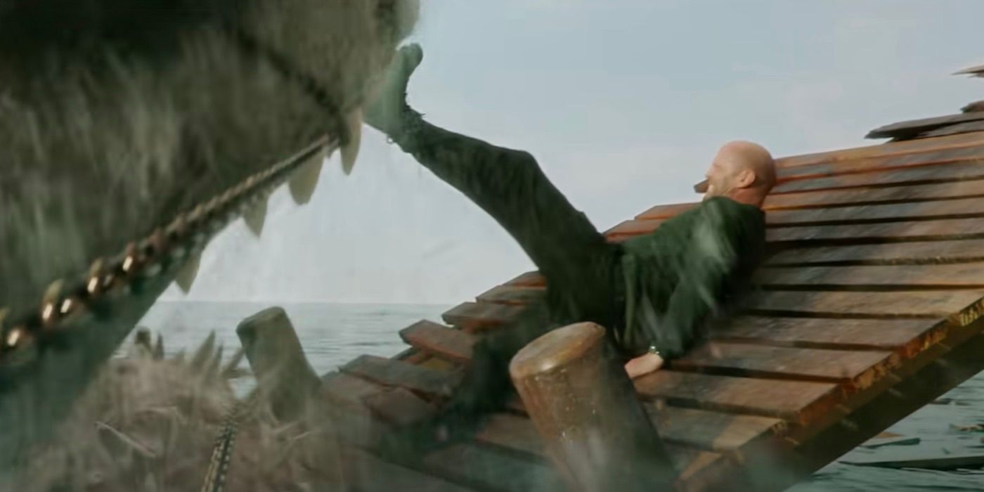 The Meg 2: The Trench tiene a Jonas pateando al tiburón gigante