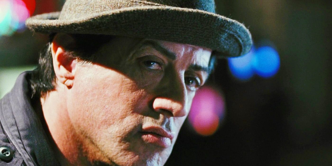 Un primer plano del Rocky de Sylvester Stallone con sombrero en Rocky Balboa de 2006.