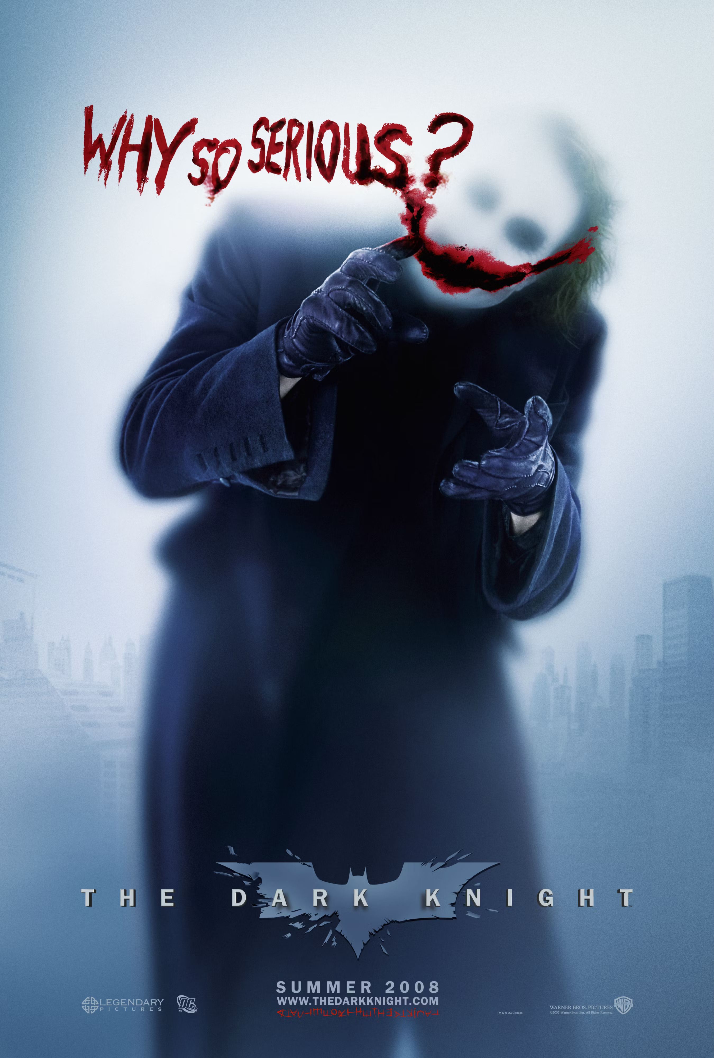 El Joker escribe con sangre en uno de los carteles de El Caballero Oscuro