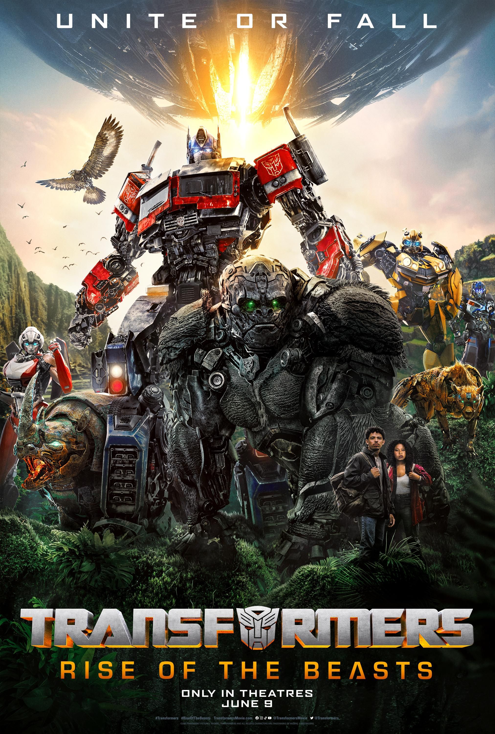Optimus Prime apoya a los Autobots y los Maximals en Transformers Rise of the Beasts Póster