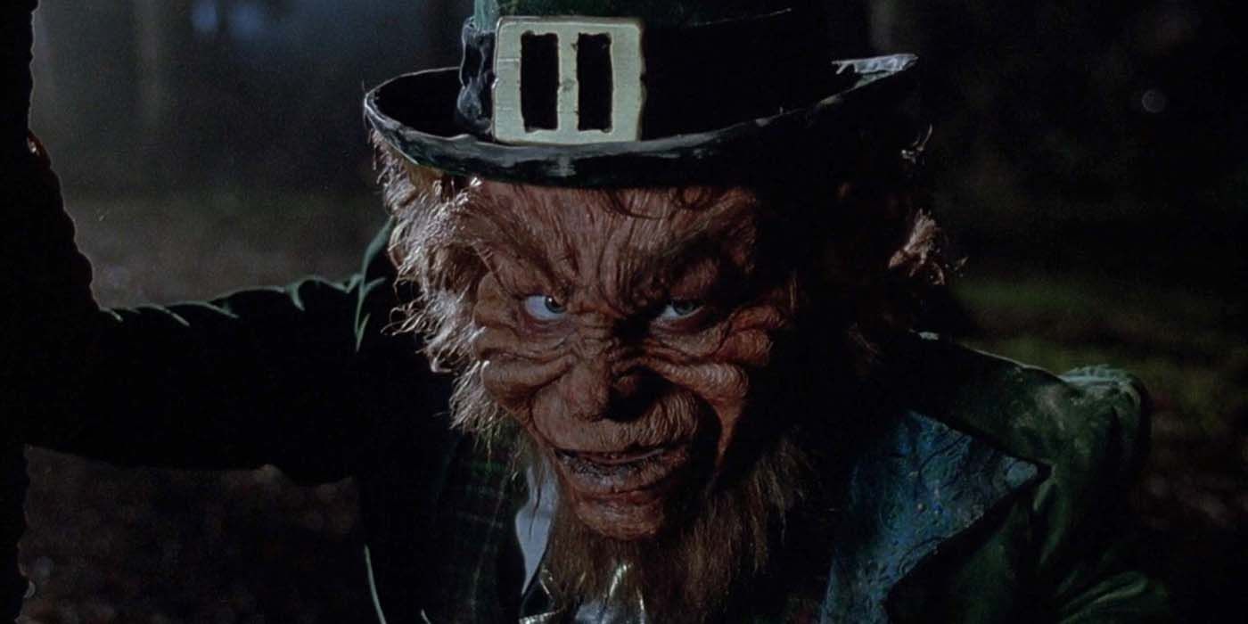 Warwick Davis como el personaje principal de la franquicia de terror Leprechaun.