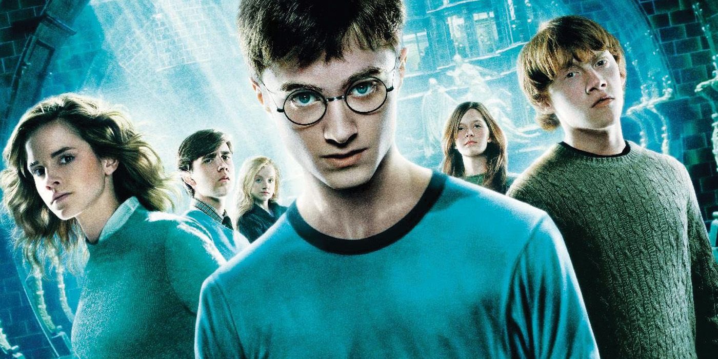 Una foto grupal del elenco de Harry Potter y la Orden del Fénix: Hermione Granger, Neville Longbottom, Luna Lovegood, Harry Potter, Ginny Weasley y Ron Weasley.