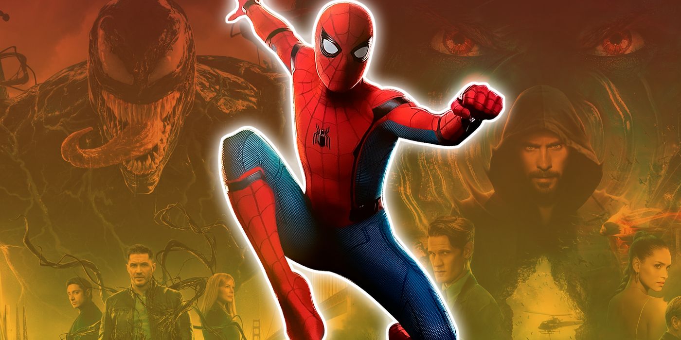 Spider-Man del MCU con los carteles de Venom y Morbius de Sony de fondo