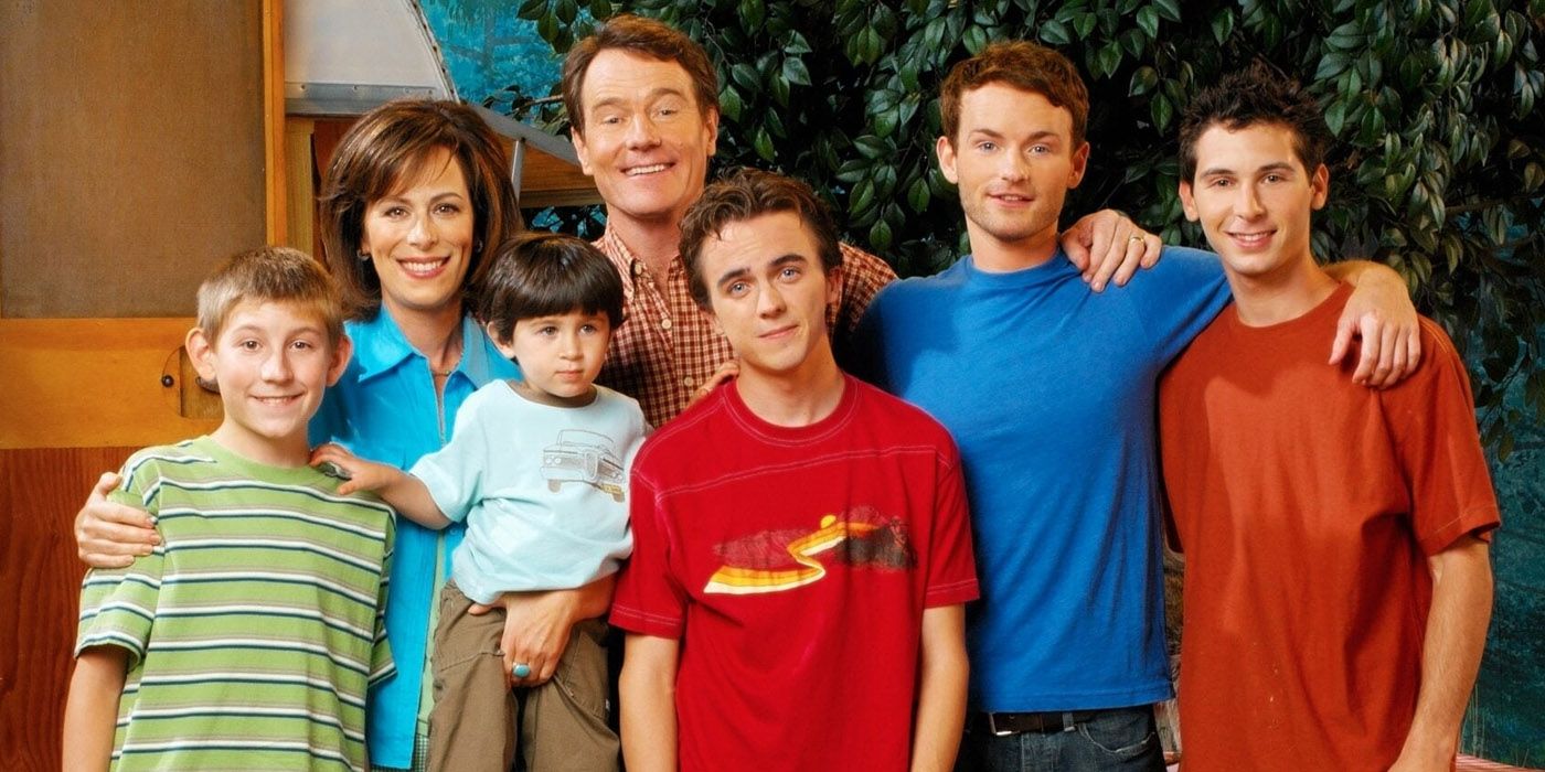 Foto del elenco de Malcolm in the Middle de finales de la serie con Bryan Cranston, Frankie Muniz y otros.