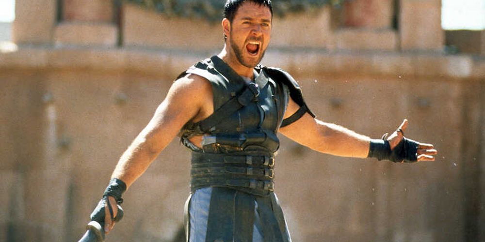 Maximus (Russel Crowe) entretiene a la multitud en Gladiator